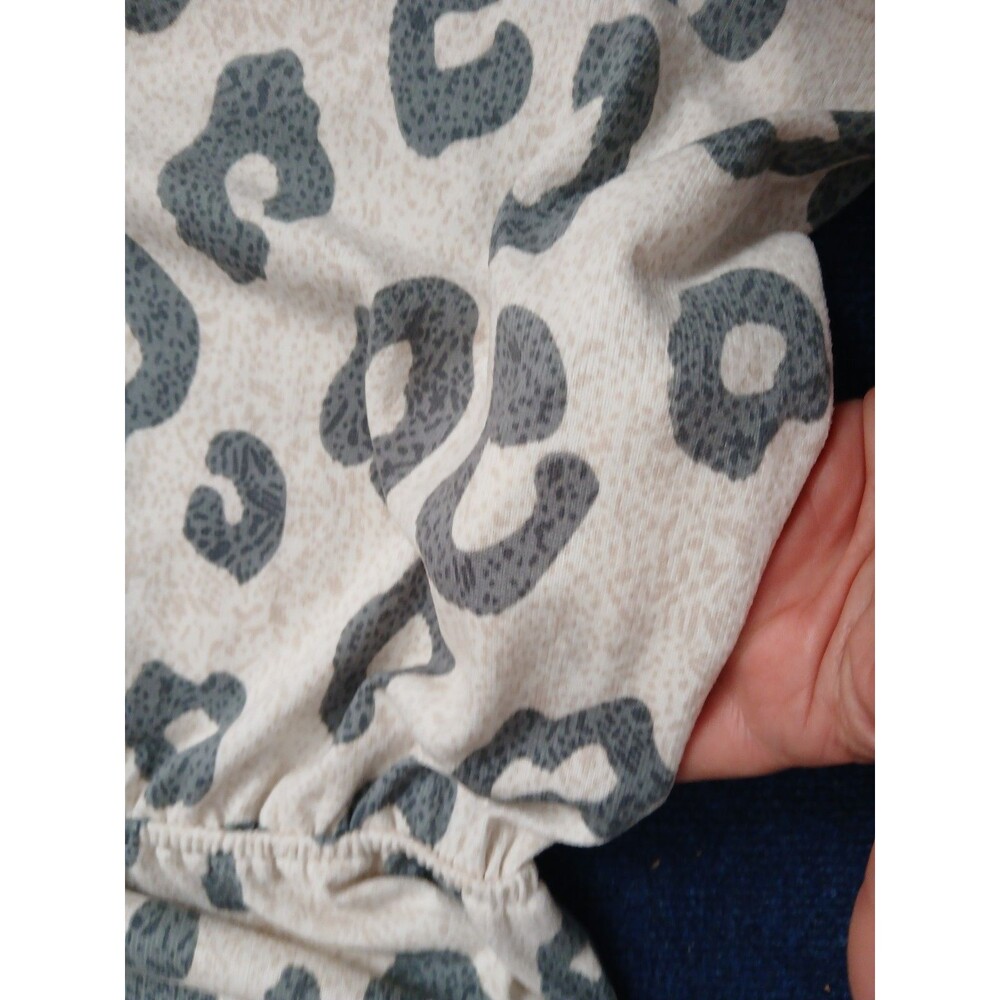 REB. in J. 220 Off White Romper with black  giraffe prints elastic waistband S - Picture 4 of 11